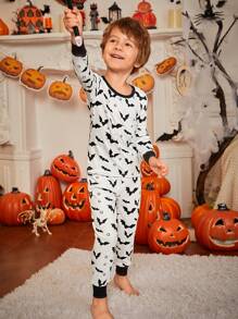 SHEIN Young Boy Halloween Bat Pattern Contrast Color Crew Neck Long Sleeve Pants Knit Cozy Casual Snug Fit Pajama Set. (3 Matching Daddy And Me Sets Are Sold Separately)