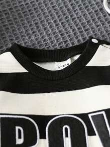 男婴休闲黑白条纹字母刺绣长袖连体衣，适合秋冬季韩版时尚风格，可爱百搭，适合日常穿着、聚会和拍照。 - 黑色 - 查看 3