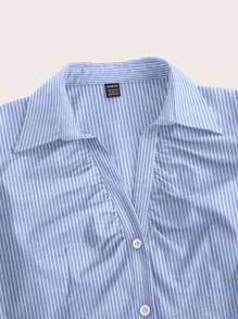Sweetra Camisa de manga corta con cuello en V, fruncido, abertura delantera y ajuste ceñido. Elegante y versátil para la oficina, camiseta de manga corta