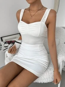 Chiquease 纯色蕾丝边吊带背心，修身版型 - 白色 - 查看 1