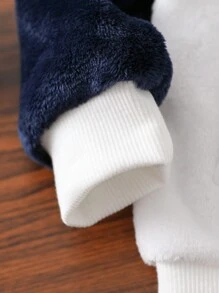 Chaqueta casual con capucha de manga larga con contraste de color y bordado de letra de peluche para bebé niño - Azul y blanco - Ver 4