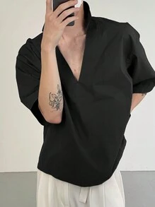 Camisa negra de manga corta minimalista y casual de unicolor para hombres - Negro - Ver 1