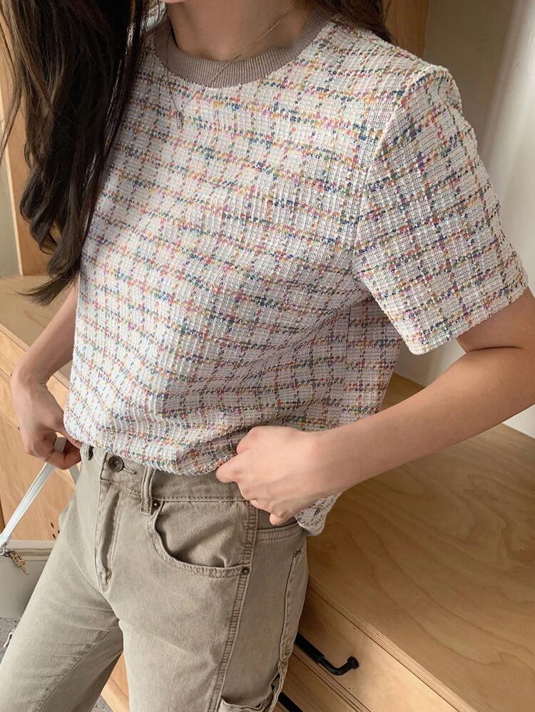 Women's Textured Fabric Round Neck Plaid Print Short Sleeve T-Shirt