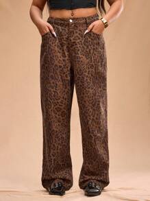 Forever 21 Plus Size Women's Retro Low-Waist Leopard Print Straight-Leg Boyfriend Jeans - Multicolor - View 6