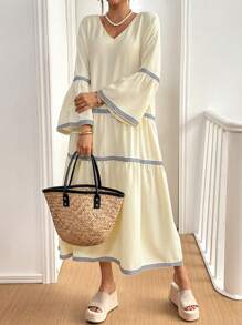 SHEIN Essnce 女士米色 V 领宽松系腰连衣裙，配黑色条纹嵌件 - 米色 - 查看 8