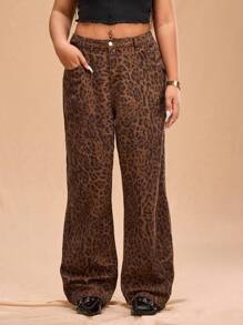 Forever 21 Plus Size Women's Retro Low-Waist Leopard Print Straight-Leg Boyfriend Jeans - Multicolor - View 4
