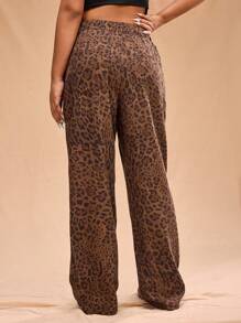 Forever 21 Plus Size Women's Retro Low-Waist Leopard Print Straight-Leg Boyfriend Jeans
