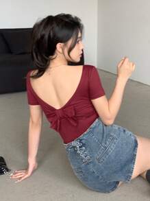 DAZY 女士纯色简约休闲露背蝴蝶结装饰T恤上衣，吊带款情人节上衣 - 紅色 - 查看 5