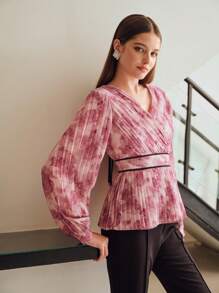 MOTF PREMIUM ALLOVER FLORAL PRINT SURPLICE NECK CONTRAST BINDING TIE BACK PLEATED PEPLUM TOP