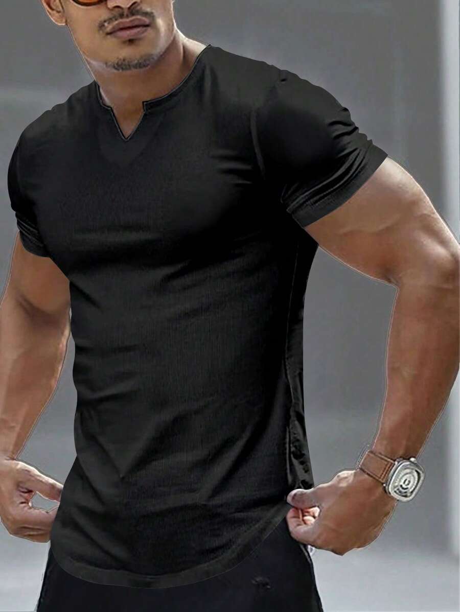 Manfinity Homme 男士缺口领T恤,男士黑色性感上衣,男士健身衫,男士黑色T恤,修身T恤 - 黑色 - 查看 1