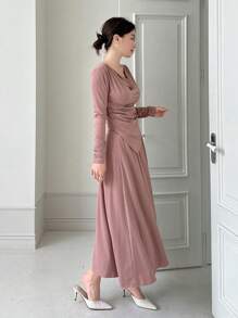 DAZY Bộ 2 món cho nữ sinh trở lại trường, áo và chân váy màu trơn trễ vai bất đối xứng. - Hồng - Xem 6