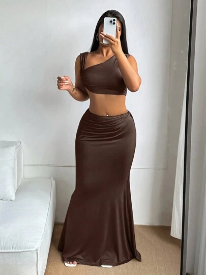 Zolique Conjunto de 2 piezas de ropa para mujer compuesto por top cropped asimétrico de cuello sólido y falda de cola de sirena con diseño gris con sentido del estilo