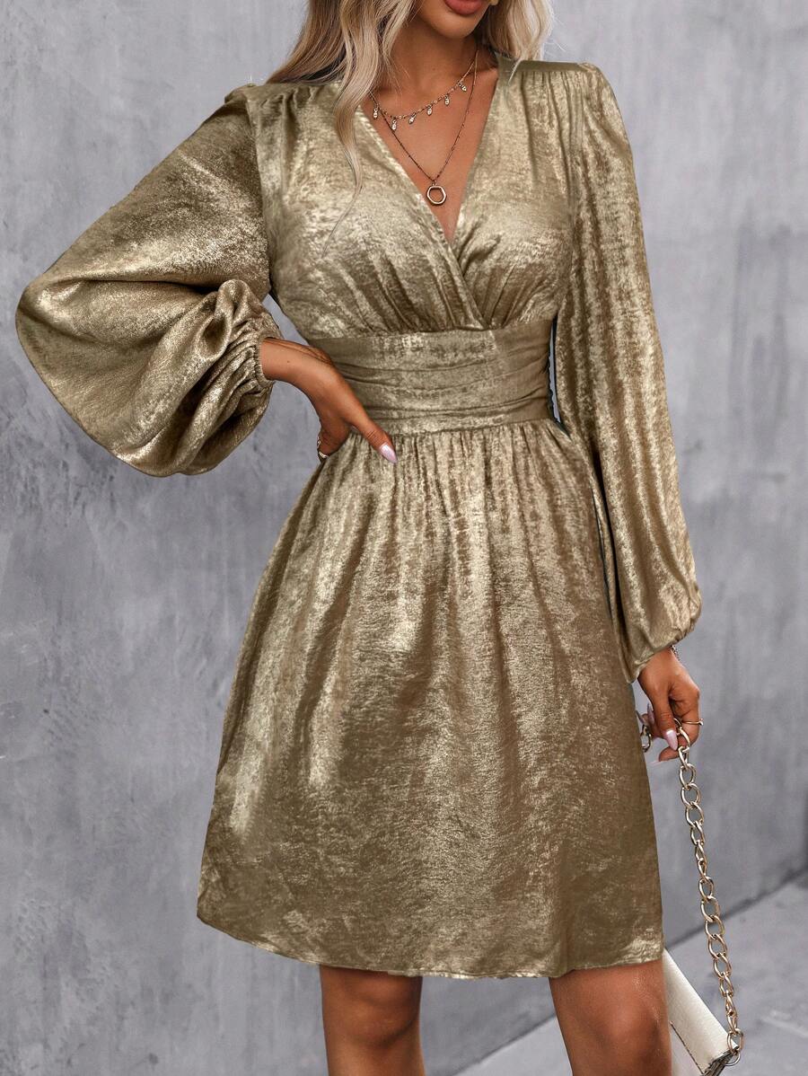 Chiquease 女士纯色 V 领褶皱长袖短款休闲连衣裙，适合新年节日聚会服装