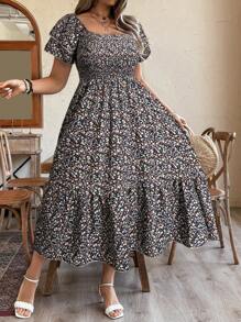 SHEIN Clasi 大码女式波西米亚风碎花方领短袖连衣裙女装，适合夏季