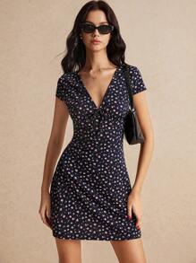 SHEIN Frenchy Thời trang nữ Váy chữ A cổ chữ V ngọt ngào, Váy hoa, Váy hoa mùa xuân, Váy nữ đi biển, Mùa hè Y2k, Váy hoa, Váy mùa hè dễ thương, Váy mùa hè - Nhiều màu - Xem 5