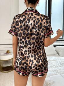 撞色镶边豹纹仿丝立领衬衫和短裤睡衣套装