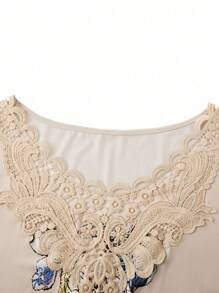 EMERY ROSE 大码女式夏季蕾丝拼接 V 领花卉印花短袖 T 恤图案 T 恤女式上衣 - 彩色 - 查看 7