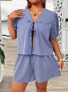 SHEIN LUNE Conjunto de 2 piezas de camisa de manga abullonada corta con nudo delantero a cuadros y shorts para mujer talla grande, verano