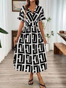 SHEIN Clasi 长袖合身 A 字形纯色印花连衣裙 - 黑與白 - 查看 6
