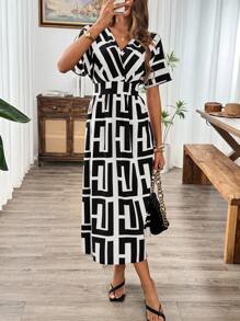 SHEIN Clasi 长袖合身 A 字形纯色印花连衣裙 - 黑與白 - 查看 1