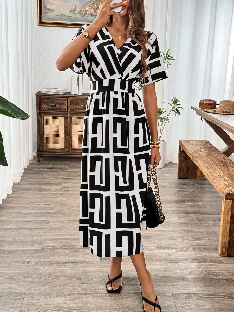 SHEIN Clasi 长袖合身 A 字形纯色印花连衣裙 - 黑與白 - 查看 1