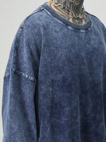 Manfinity Hypemode Y2K 复古街头服饰 超大款浅蓝色做旧洗水圆领男式运动衫 - 淺色水洗藍 - 查看 5