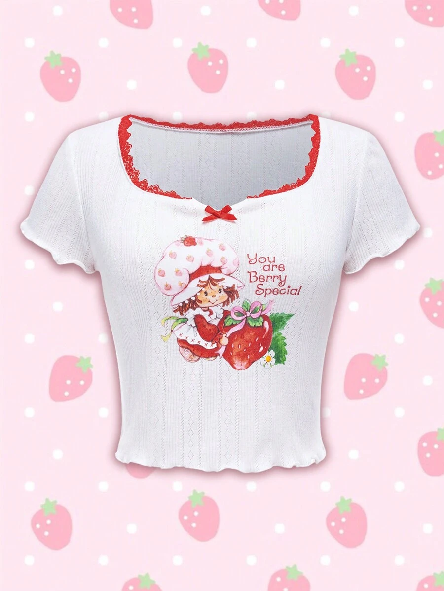 Strawberry Shortcake X SHEIN Women's Summer Cute Lettuce Edge Contrast Color Lace Cartoon Character Strawberry Print T-Shirt Bow Fitted Cropped T-Shirt Top Square Collar Embroidered Mesh White Graphic T-Shirt