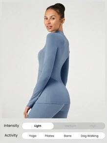 GLOWMODE FeatherFit™ Hochkragiges, figurformendes, langärmeliges Oberteil mit Daumenöffnungen für geringen Halt, für Yoga und den Alltag