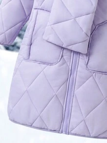 Abrigo acolchado de ajuste holgado de longitud media con patrón de rombos para niñas preadolescentes, con un adorable bufanda floral