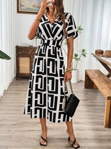 SHEIN Clasi 长袖合身 A 字形纯色印花连衣裙 - 黑與白 - 查看 4