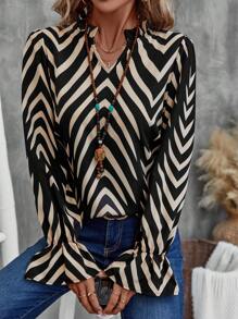 EMERY ROSE Women's Spring & Summer V-Neck Long Sleeve Printed Herringbone Shirt - Khaki - View 5