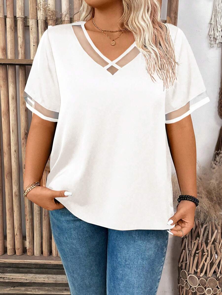 SHEIN LUNE 大码女式纯色网眼撞色 V 领短袖宽松衬衫 - 白色 - 查看 1