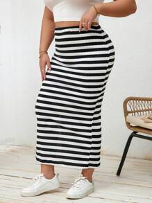 SHEIN Essnce Plus Size Ribbed Loose Slit Skirt - Black and White - View 4
