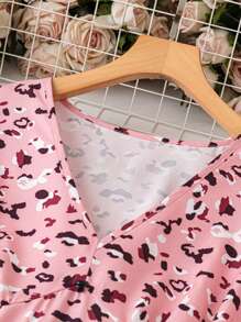 SHEIN LUNE 大码女式全身印花V领短袖优雅夏装 - 粉色 - 查看 3