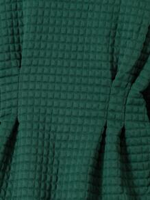 SHEIN Girls' Green Floral Embroidered Dress, Warm & Sweet, This Dress Features A Green Color Tone With 3D Floral Embroidery On The Chest, In A Warm And Sweet Style. The Relaxed Design Allows The Child To Wear It Comfortably, Suitable For Daily Casual Wear And Outdoor Activities, Making It A Perfect Choice For Autumn And Winter Outfits. - Dark Green - View 4