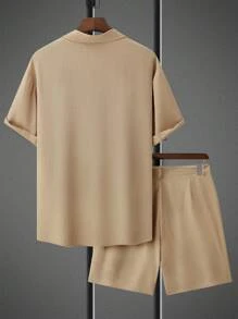 Manfinity Homme Camisa de botones sólida para hombre y pantalones cortos sin camiseta - Caqui - Ver 2
