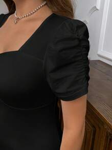 SHEIN Privé Camiseta blanca ajustada de manga abullonada con cuello de corazón y cordón para mujer de talla grande - Negro - Ver 4