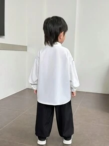 SHEIN 2 件装年轻男孩休闲运动连帽背心，配有实用口袋和正装衬衫，搭配编织工装裤套装，适合返校装、学校装、日常装、节日派对、秋冬季，羊毛，加厚 - 黑與白 - 查看 2