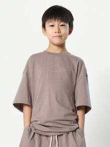 SUMWON Conjunto de 2 piezas con camiseta oversize y pantalón corto para niños preadolescentes - Marrón - Ver 3