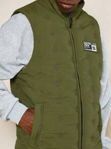 SUMWON Lucky Charm Athletic Varsity Quilted Puffer Vest St. Patrick'S Day College Style Padded Sleeveless Irish-Themed Sports Jacket With Logo For March 17Th Celebrations