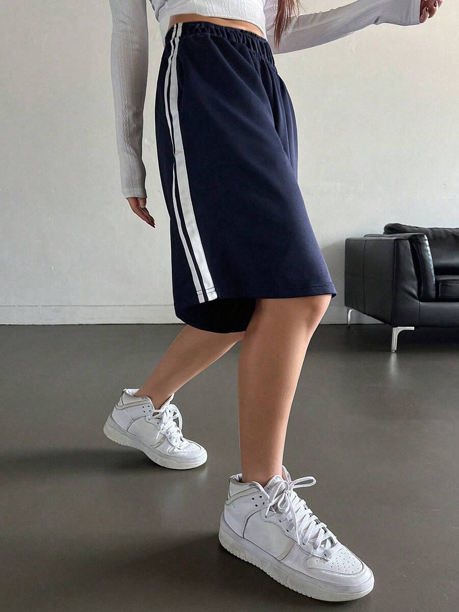 DAZY 夏季彩邊側縫彈性腰短褲 - 藏蓝色 - 查看 1