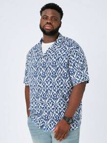 Manfinity VCAY 大码男士休闲宽松图案短袖有领衬衫，适合夏季