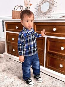 SHEIN 2pcs Infant Boys Fashion Navy Plaid Pocket Shirt & Navy Wash Denim Pants Set, Outfit For Fall/Winter - Blue - View 3
