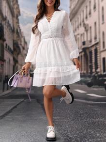 Chiquease 女士 V 领长袖精致灯笼袖蕾丝连衣裙