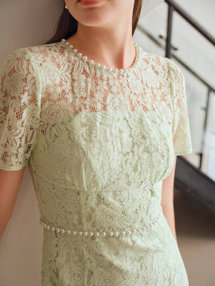 MOTF STUDIO LACE OVERLAY FAUX PEARL TRIM SHORT DRESS