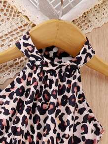 SHEIN Baby Girl Solid Color Front Buttoned Long Sleeve Denim Jacket + Leopard Printed Suspender Pants Set With Necktie - Multicolor - View 6