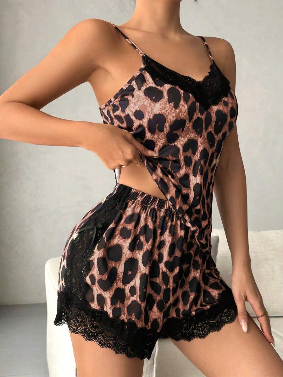 女士细肩带蕾丝拼布豹纹上衣和短裤睡衣套装 - 咖啡棕 - 查看 1