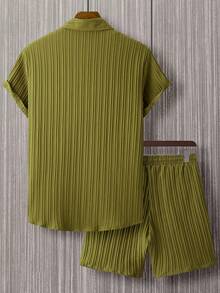 Manfinity Homme Bộ 2 món dành cho nam (Thiết kế bất đối xứng in) Áo sơ mi cài nút và quần short thường ngày - xanh quân đội - Xem 2