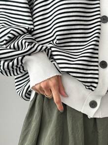 FRIFUL Damen Oversized Langarm Cardigan mit Knopfleiste und Streifenmuster, Herbst & Winter - Schwarz und Weiss - Übersicht 6