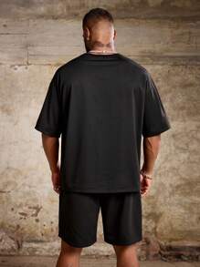 Manfinity Roughcore 2pcs Plus Size Men's Casual Letter & Cross Printed Drop Shoulder Graphic Tee And Shorts Set, Summer - Black - View 2